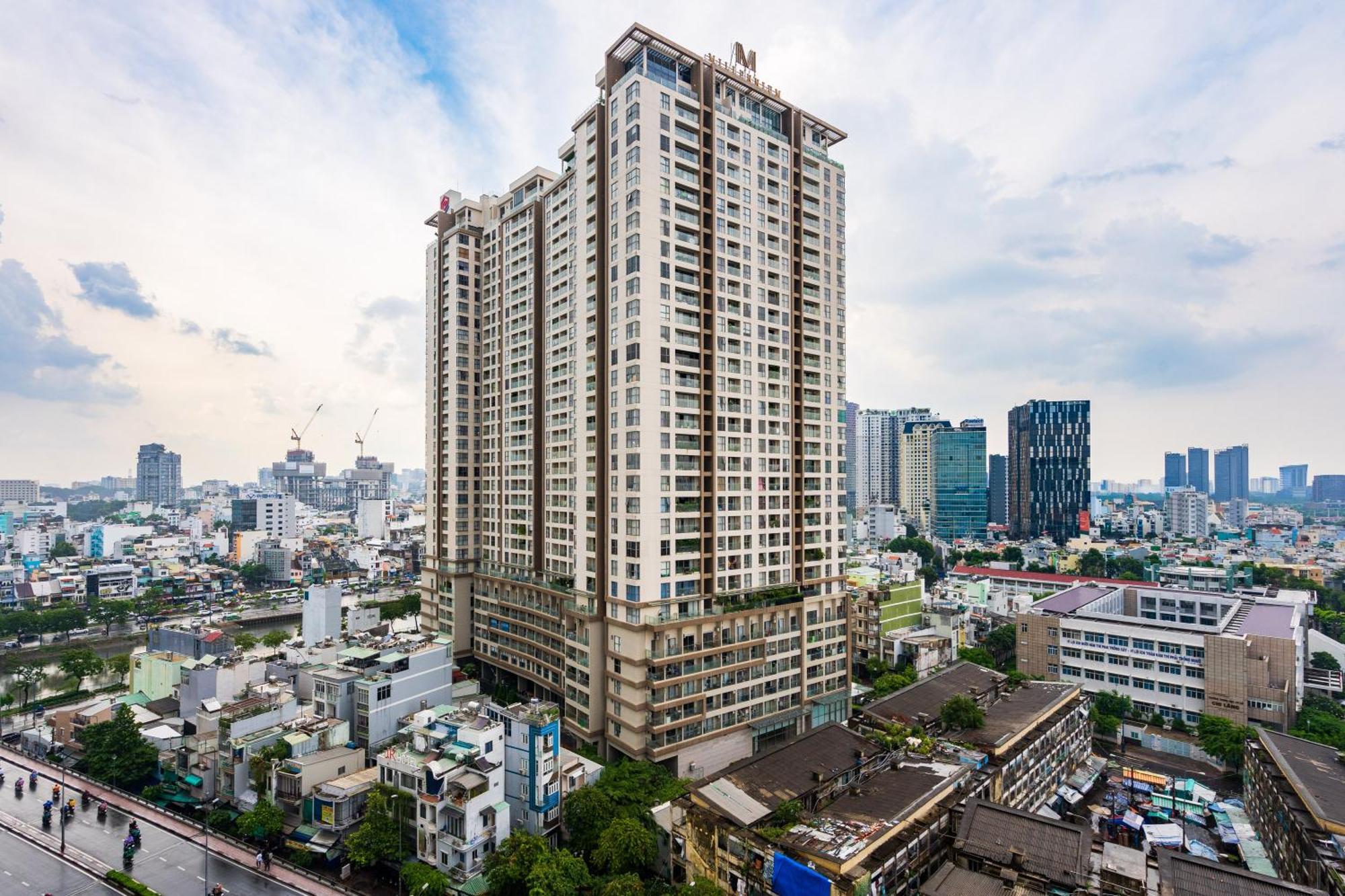 Rem Rivergate Garden Pool Signature - Free 4G Sim For 3 Nights Booking ホーチミン市 エクステリア 写真