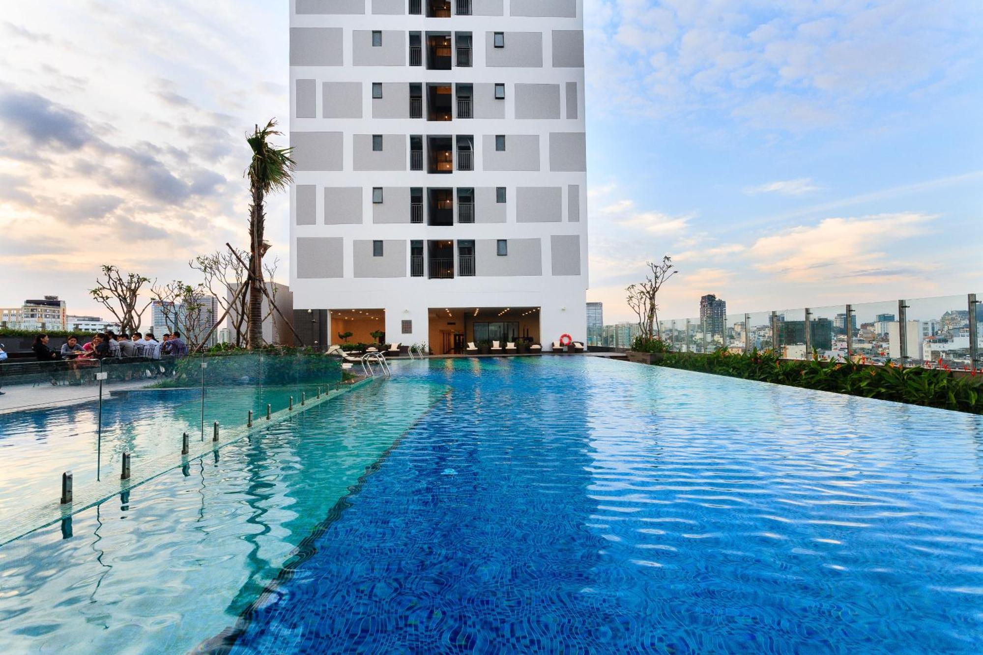 Rem Rivergate Garden Pool Signature - Free 4G Sim For 3 Nights Booking ホーチミン市 エクステリア 写真