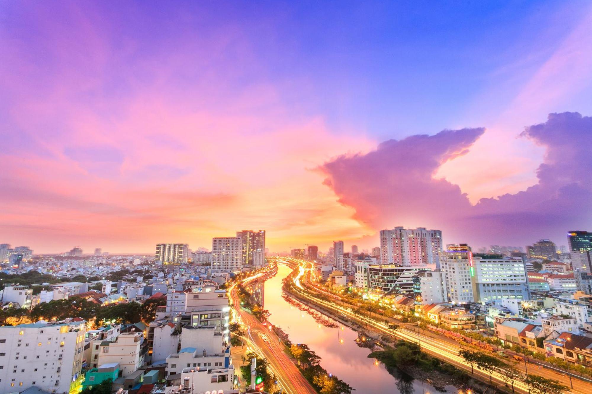 Rem Rivergate Garden Pool Signature - Free 4G Sim For 3 Nights Booking ホーチミン市 エクステリア 写真